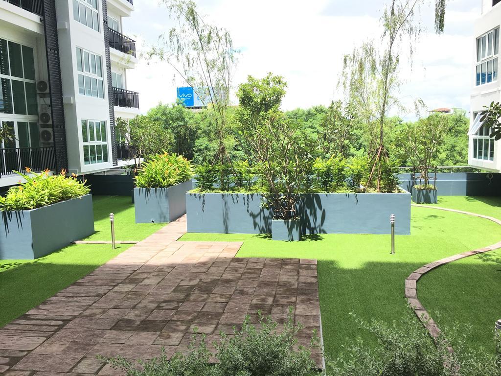 Pool View Room The Prio Chiang Mai Exterior foto